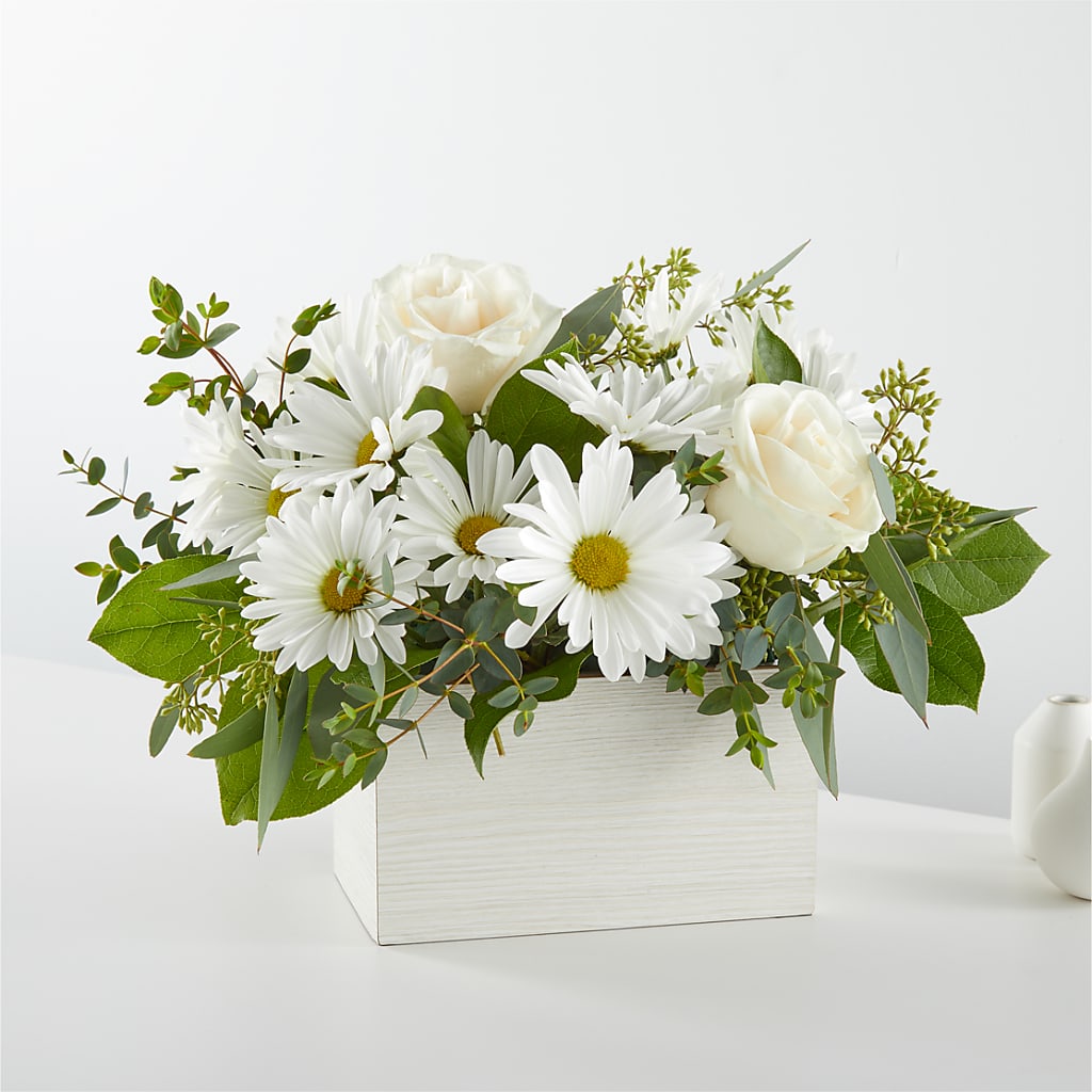Fresh Linen Box Bouquet – Flowers By Aylen Llc, Fort Pierce FL