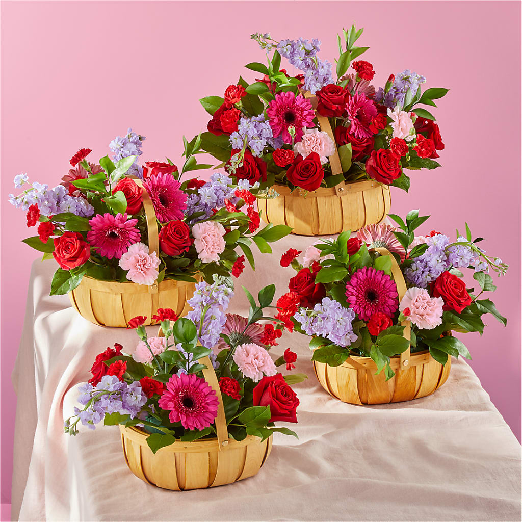 Pink Picnic Basket – Flowers By Aylen Llc, Fort Pierce FL