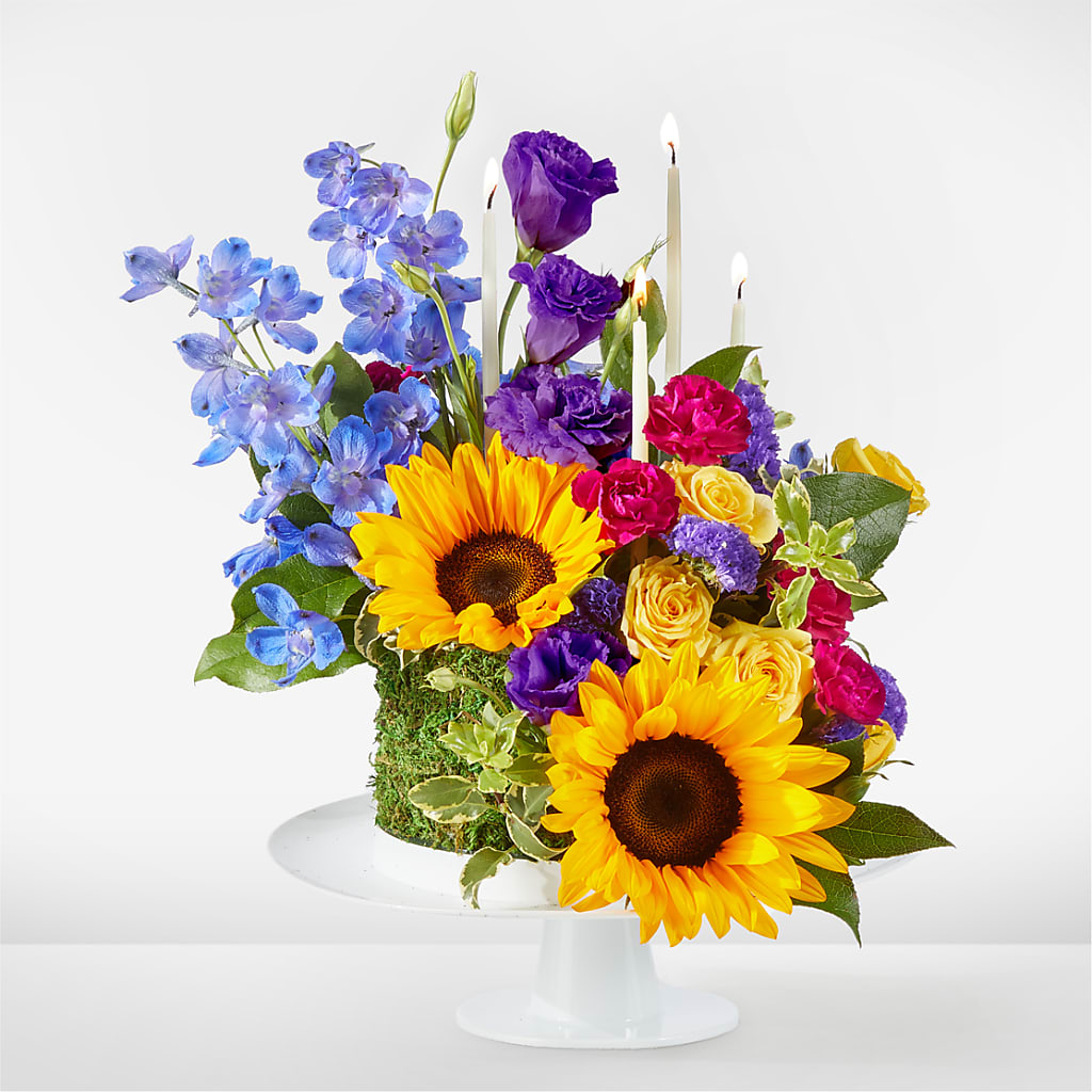 Star of the Day Floral Cake – Flowers By Aylen Llc, Fort Pierce FL